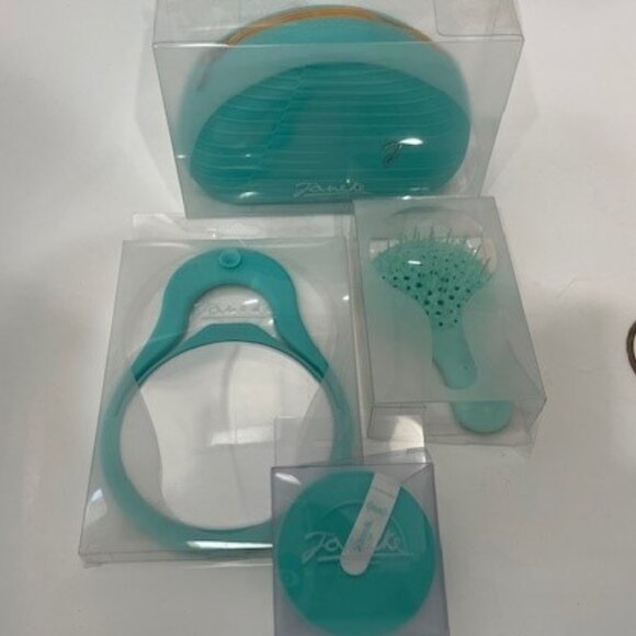 Cosmetic Bag & Mirror - NEW in package- Giftable ! - Picture 6 of 7